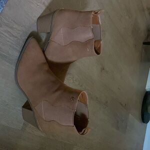 LC brown ankle boots